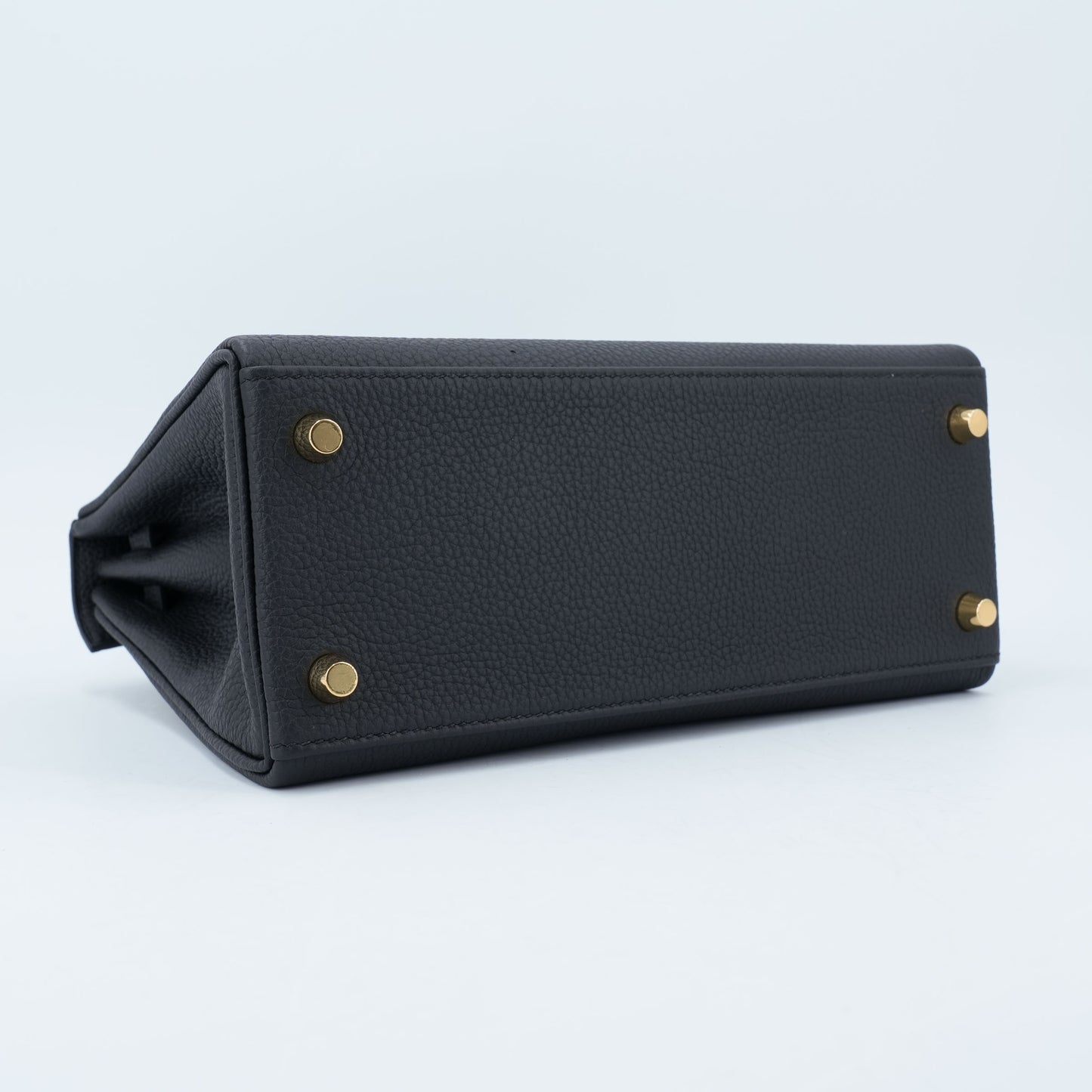 HERMÈS Kelly 25 Noir (89) Togo Gold hardware K (2025)