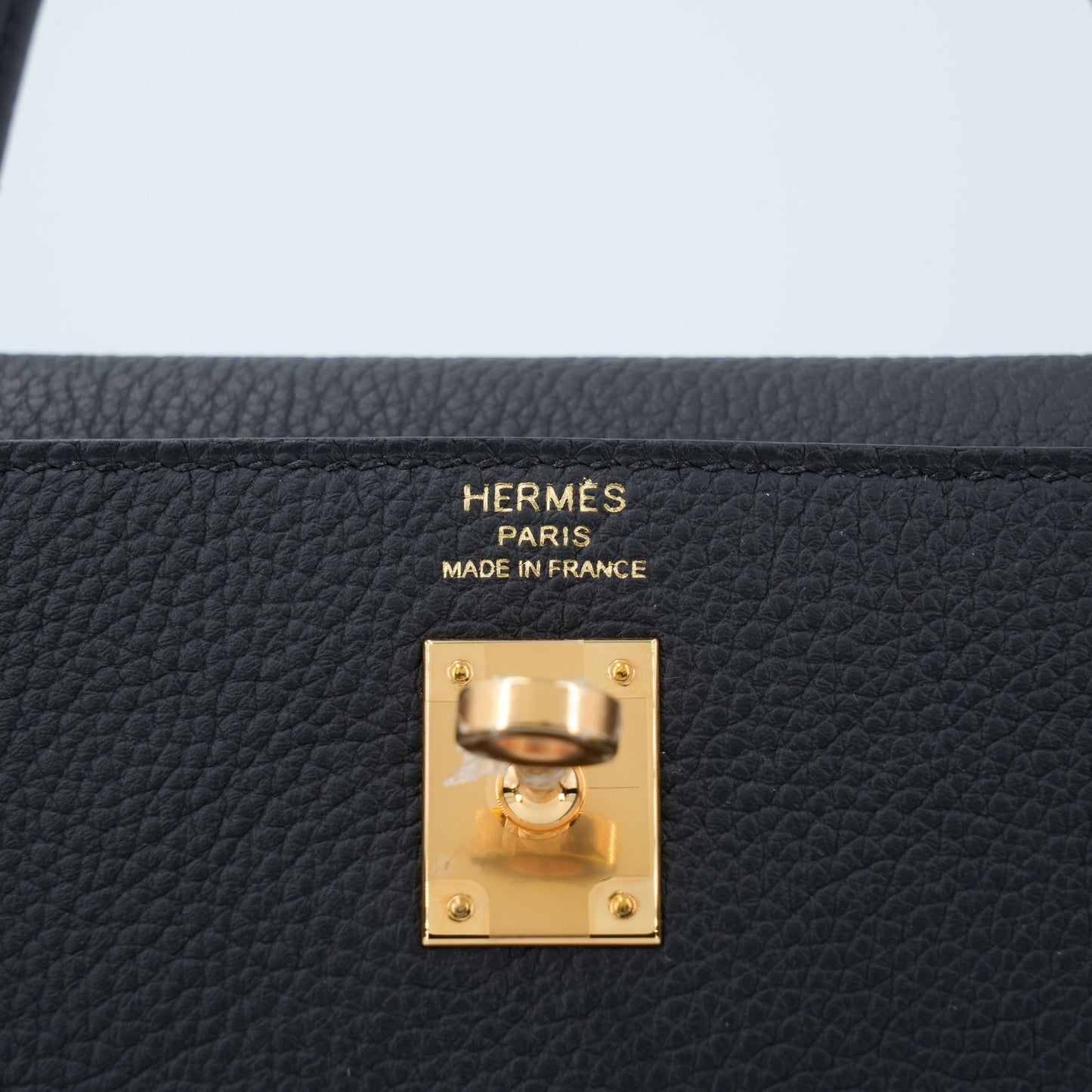 HERMÈS Kelly 25 Noir (89) Togo Gold hardware K (2025)