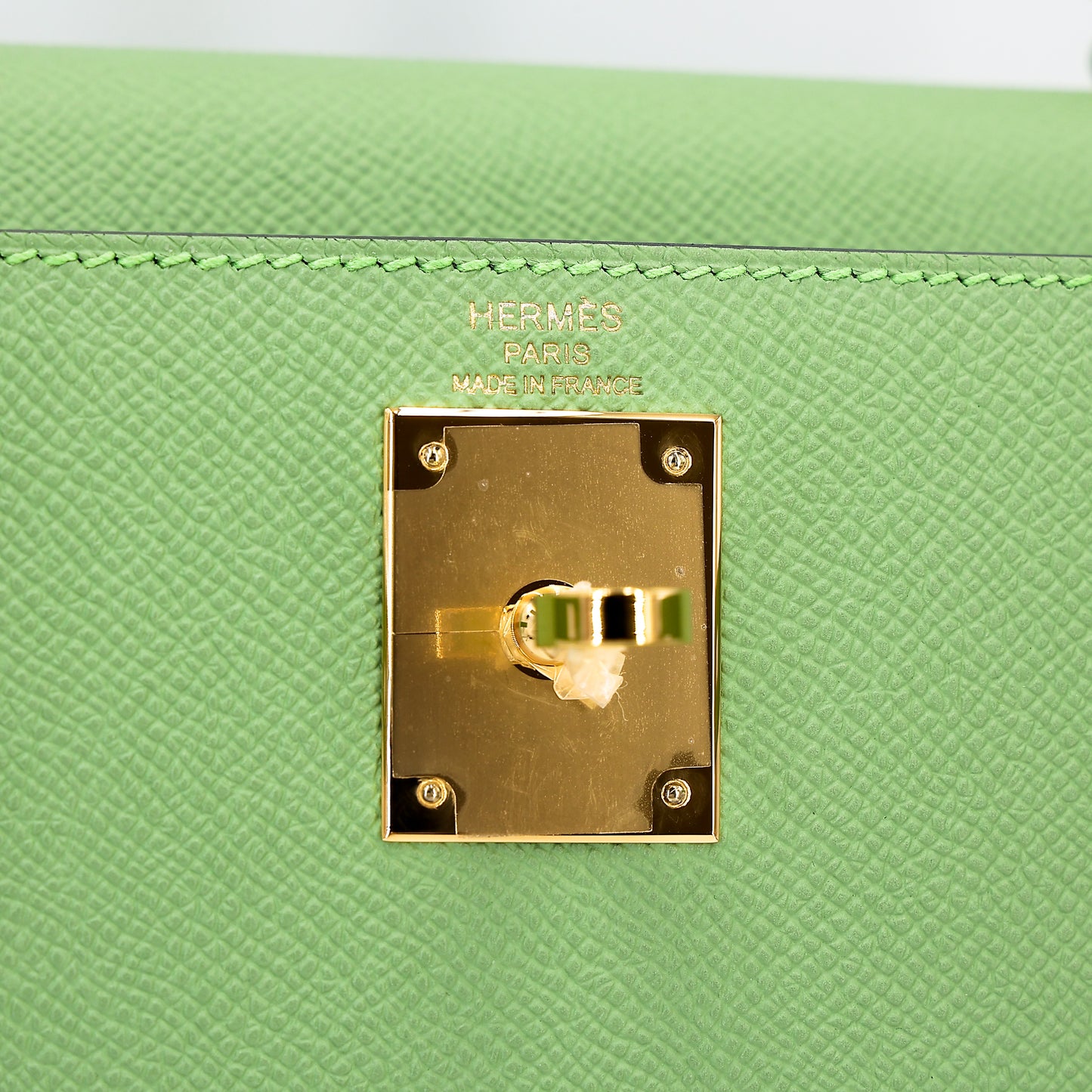 HERMÈS Kelly 28 Sellier Vert Criquet (3I) Epsom Gold hardware D (2019)