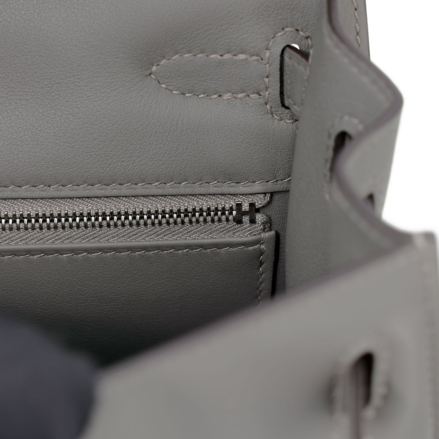 HERMÈS Limited Edition Kelly 25 Padded Sellier Gris Meyer (0L) Swift Palladium hardware B (2023)