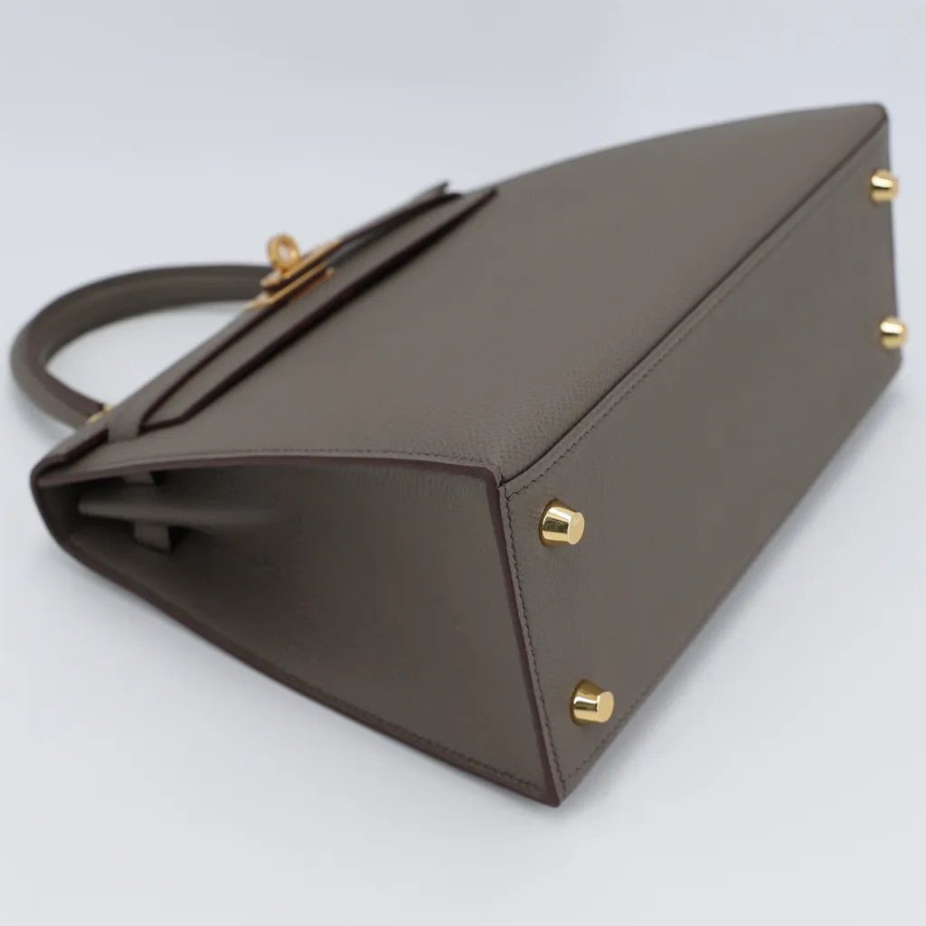 HERMÈS Kelly 25 Sellier Etain (8F) Epsom Gold hardware B (2023)