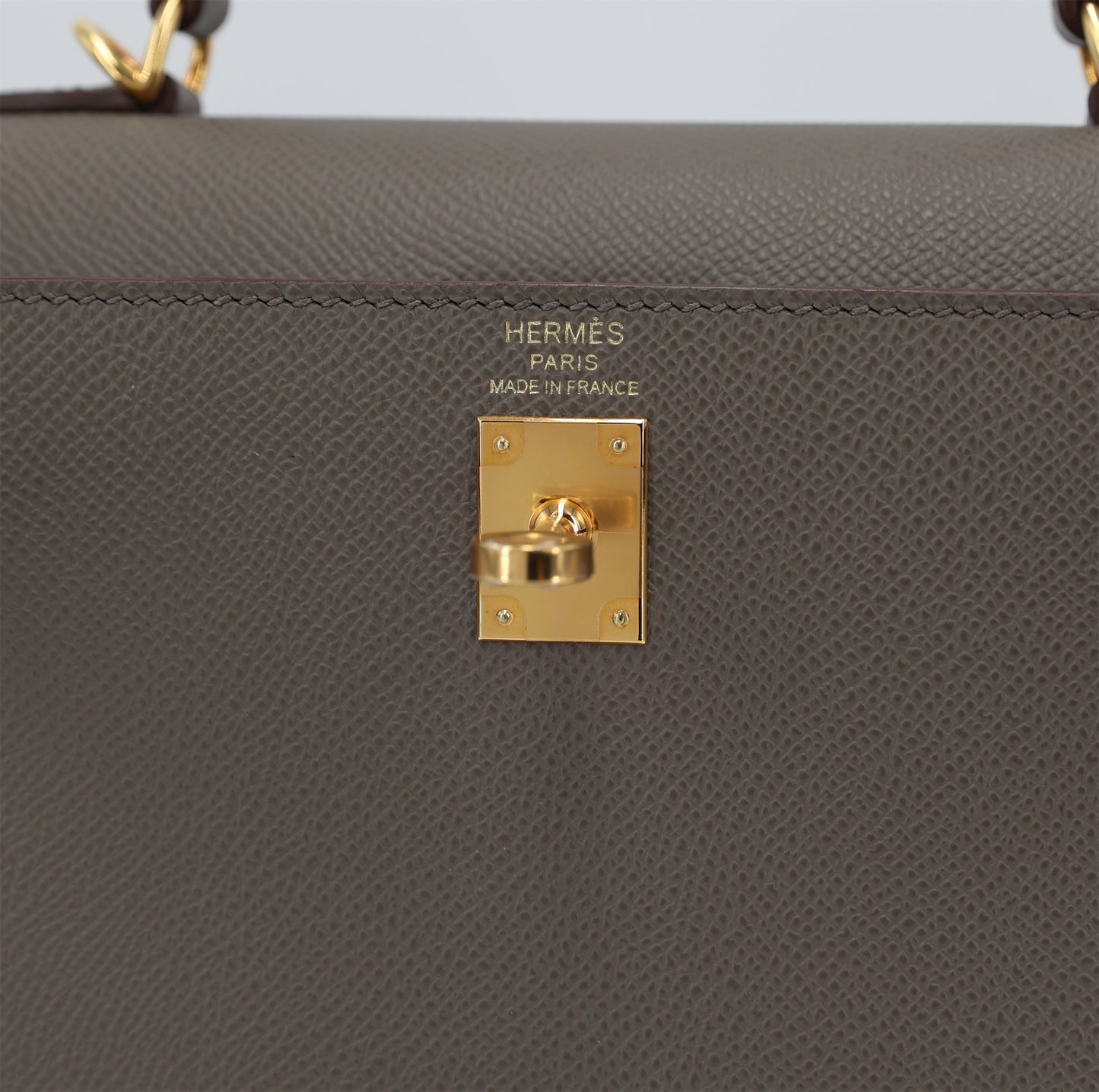 HERMÈS Kelly 25 Sellier Etain (8F) Epsom Gold hardware B (2023)