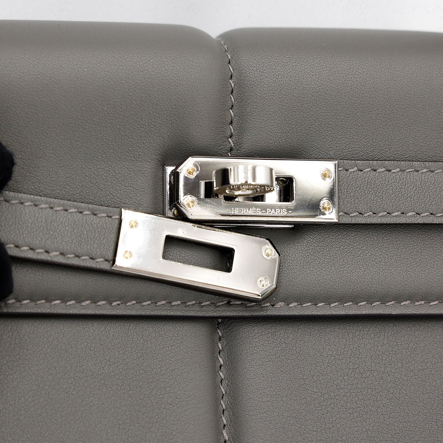 HERMÈS Limited Edition Kelly 25 Padded Sellier Gris Meyer (0L) Swift Palladium hardware B (2023)
