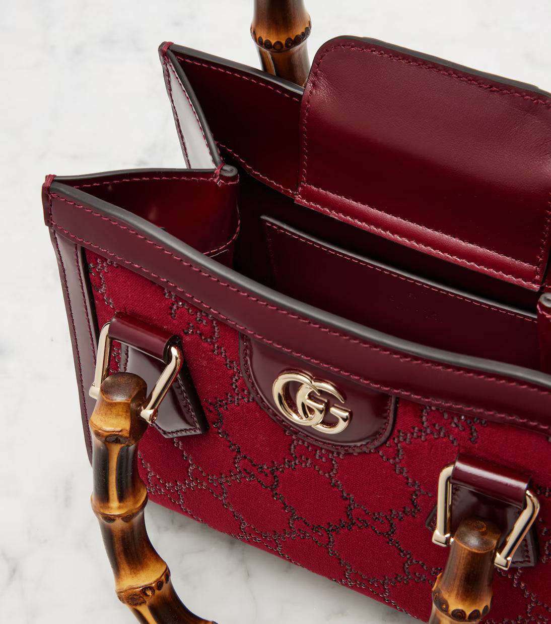 Gucci Gucci Diana GG Crystal velvet tote bag 2025