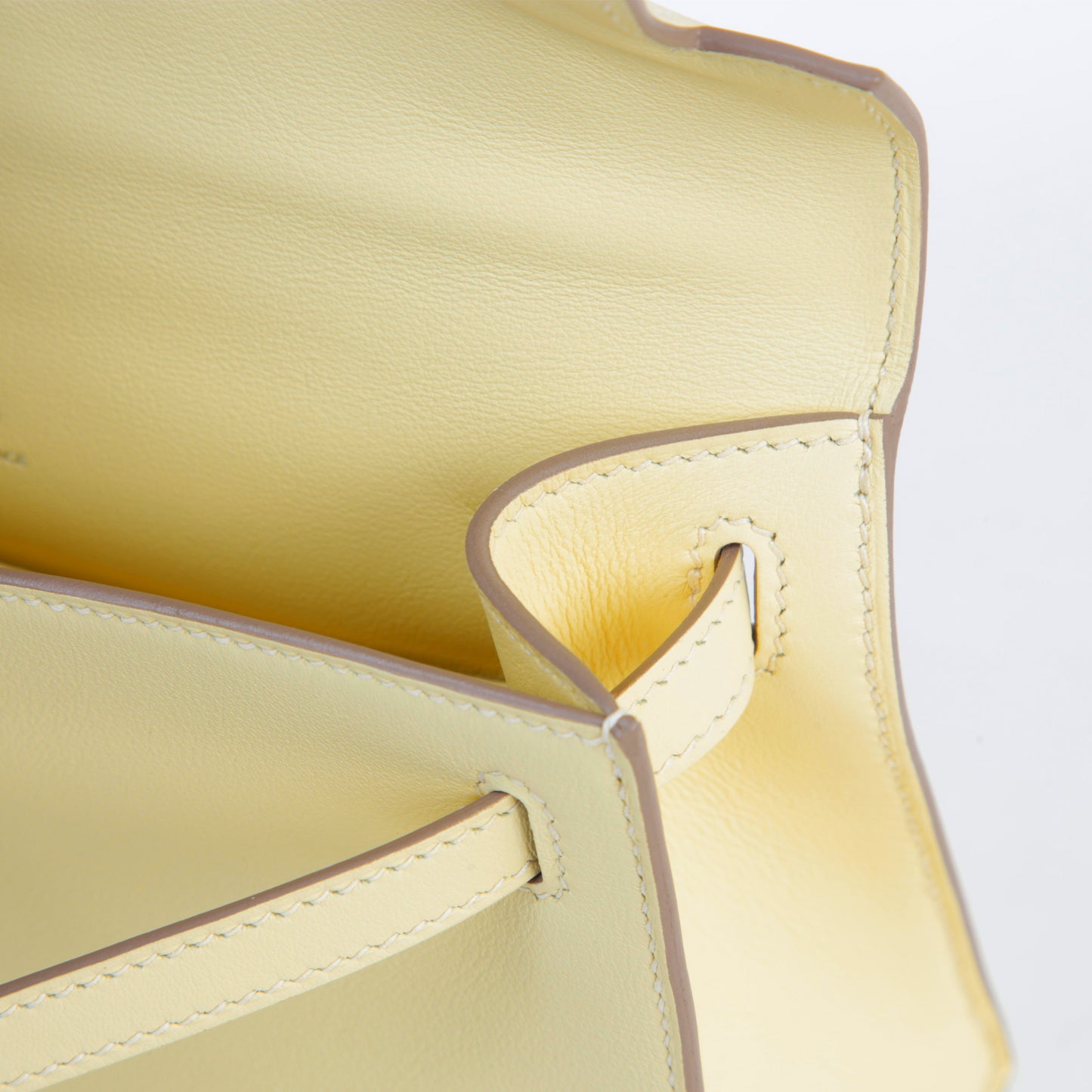 HERMÈS Kelly Pochette Jaune milton (i8) Swift Palladium hardware K (2025)